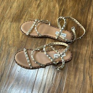 Steve Madden travel sandal